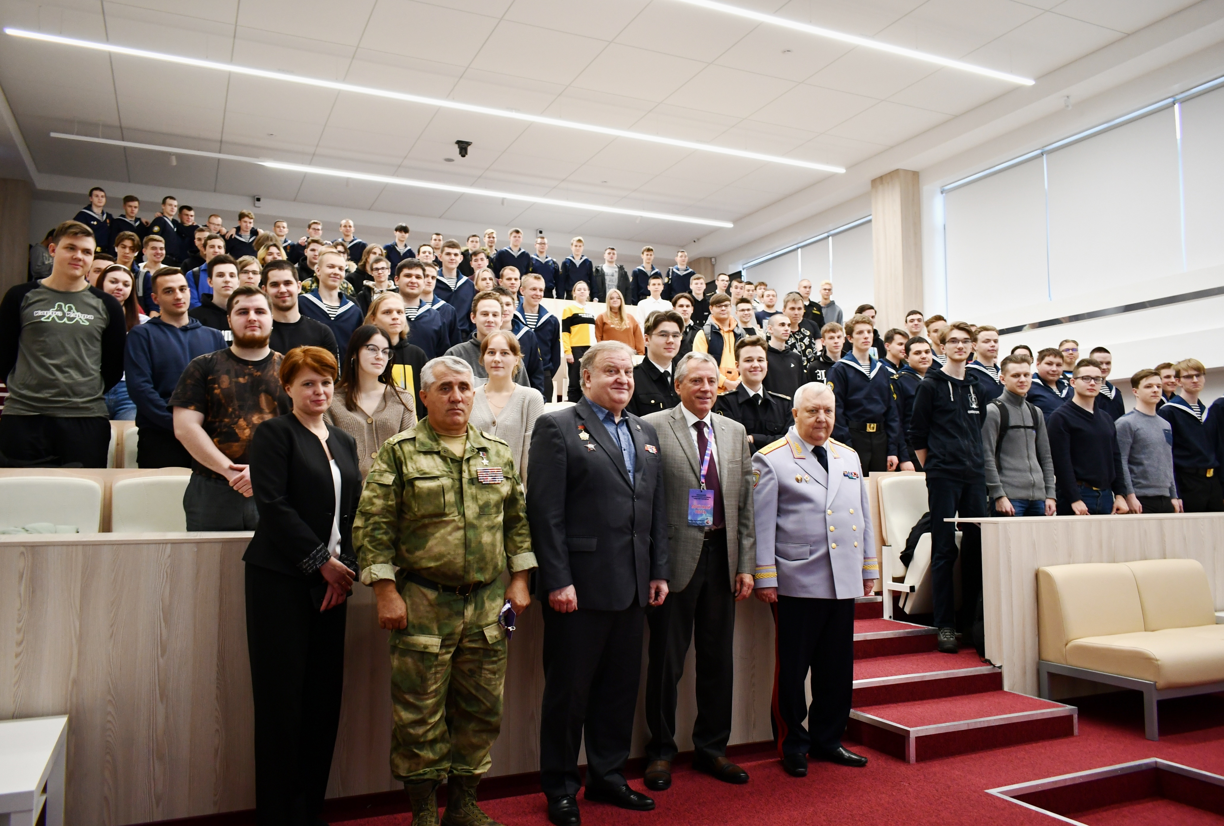 Увд мурманской владимир николаевич. Полковник бабенко сергей александрович. Мурманск овд. Бабенко сергей витальевич мурманск. Начальник увд по мурманской области.