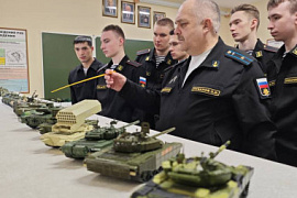 Рабочие будни Военного учебного центра МАУ: построения, лекции, выставки